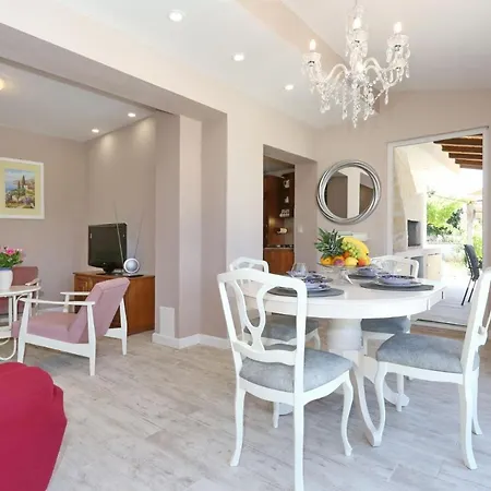 Charming Holiday House Mini Mia Ferienhaus