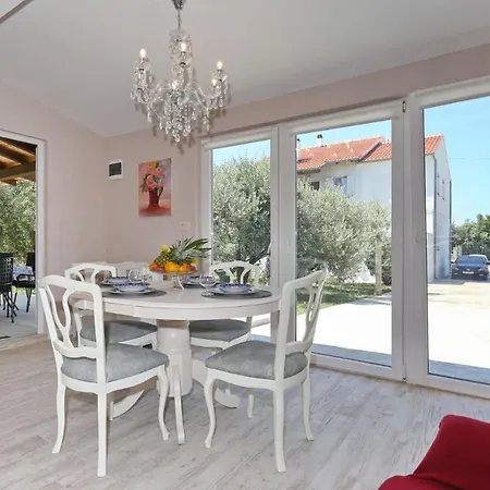 Ferienhaus Charming Holiday House Mini Mia Zadar