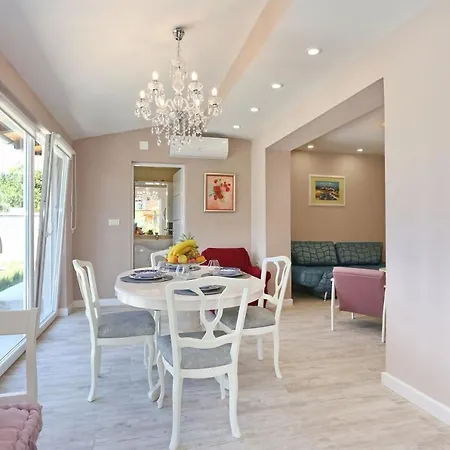 Charming Holiday House Mini Mia * Zadar